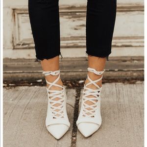 Derek Lam cream leather lace up ankle bootie US 7